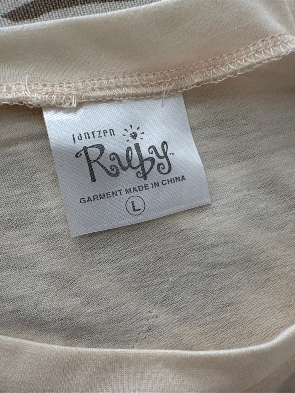 JANTZEN Ruby top - Picture 3 of 8